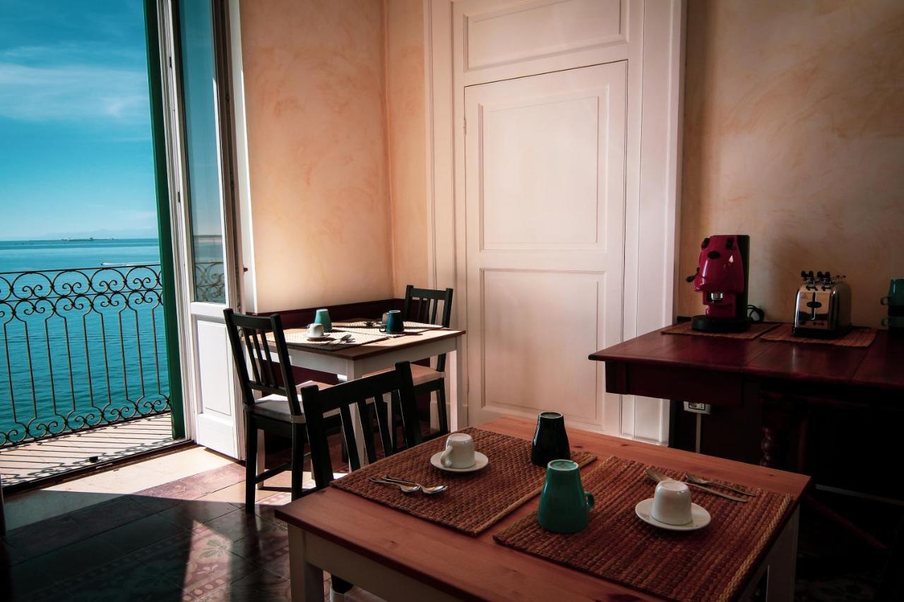 B&B Le Finestre Sul Mare 塔兰托 外观 照片