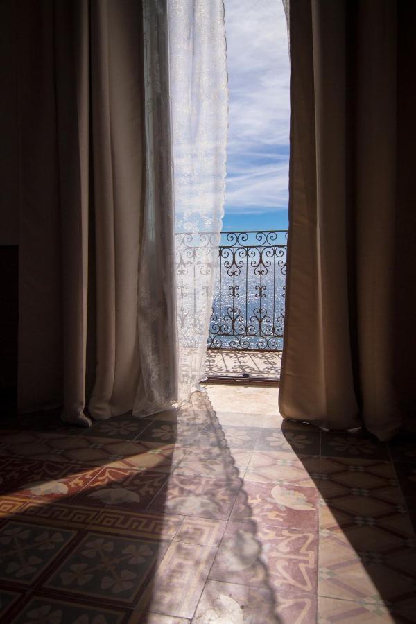 B&B Le Finestre Sul Mare 塔兰托 外观 照片