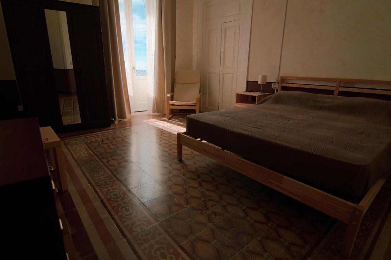 B&B Le Finestre Sul Mare 塔兰托 外观 照片